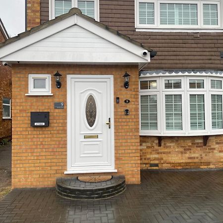 Home Near London Heathrow, Slough,Windsor,Legoland Colnbrook Екстериор снимка