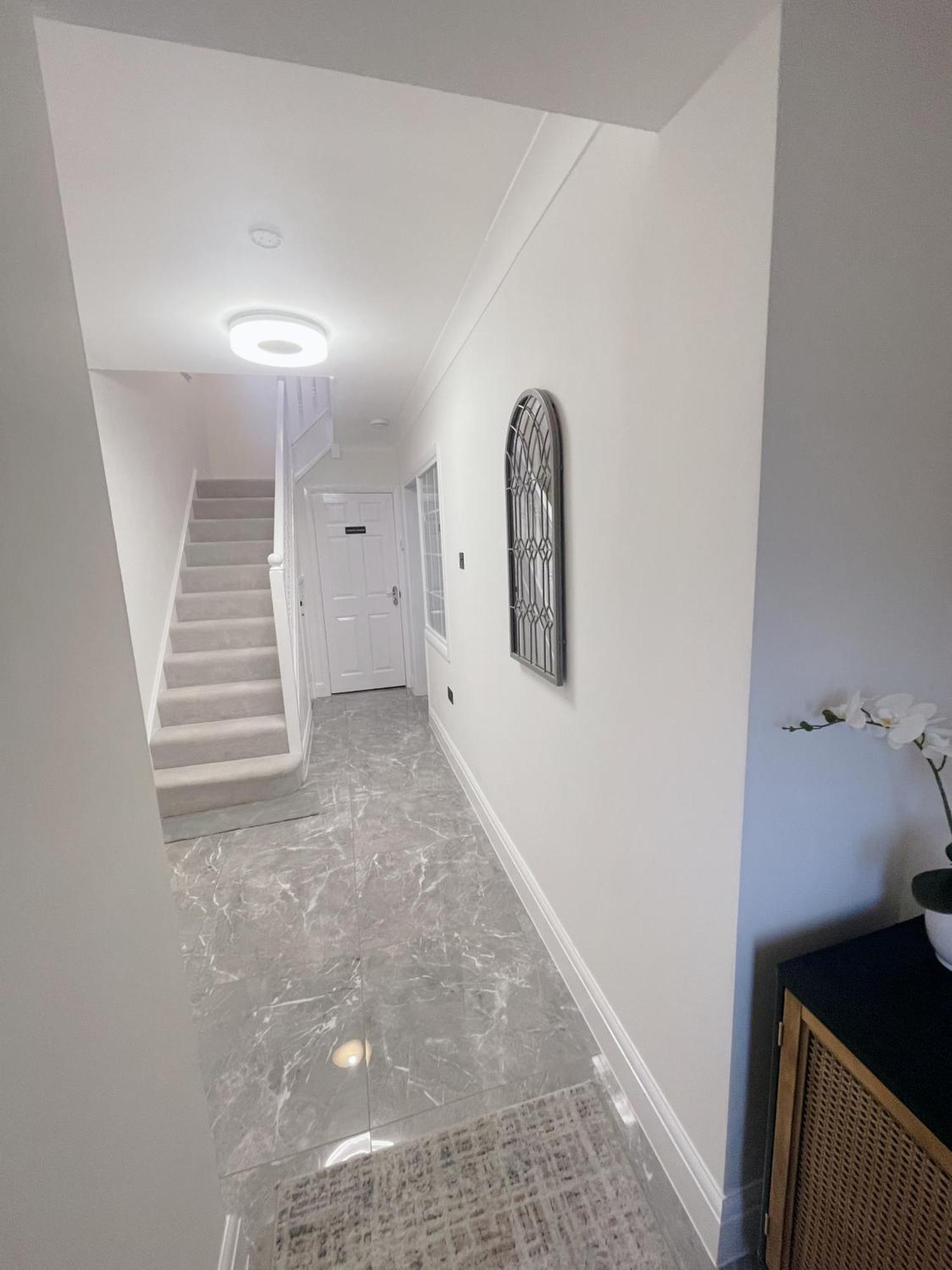 Home Near London Heathrow, Slough,Windsor,Legoland Colnbrook Екстериор снимка